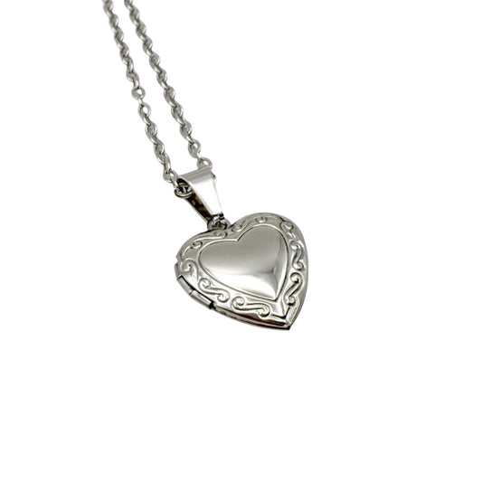 Collar Relicario - Corazón Mágico Plateado